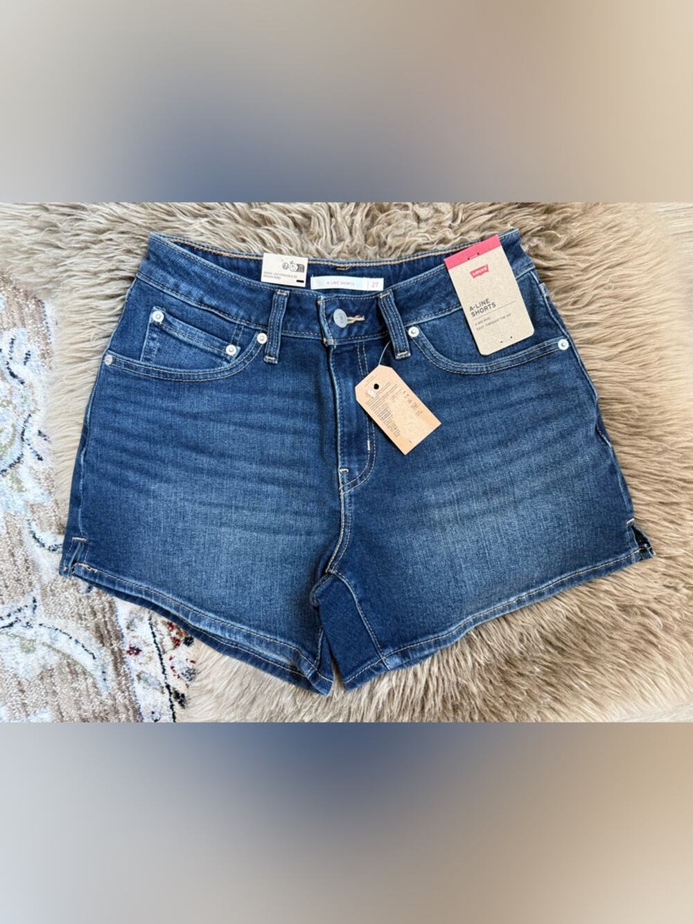NEW Levis A-Line Denim Shorts Womens 27 Medium Wash Mid Rise Stretch Jean Shorts